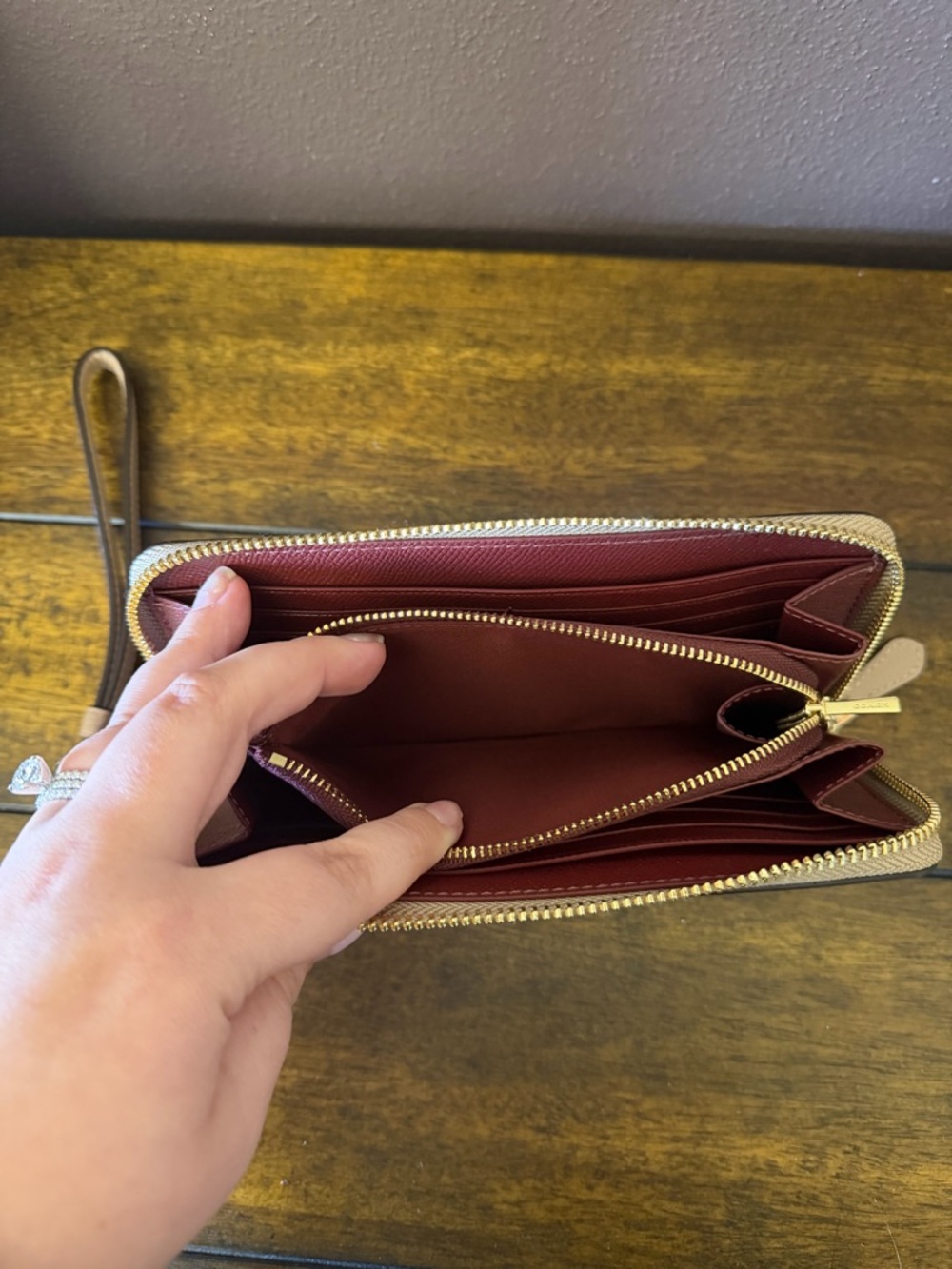 ✨NWOT - Coach Long Accordion Zip Wallet Wristlet✨ - Picture 9 of 9